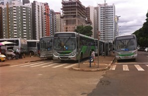 Ônibus voltam a circular em Maringá